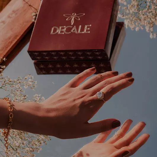 Decale